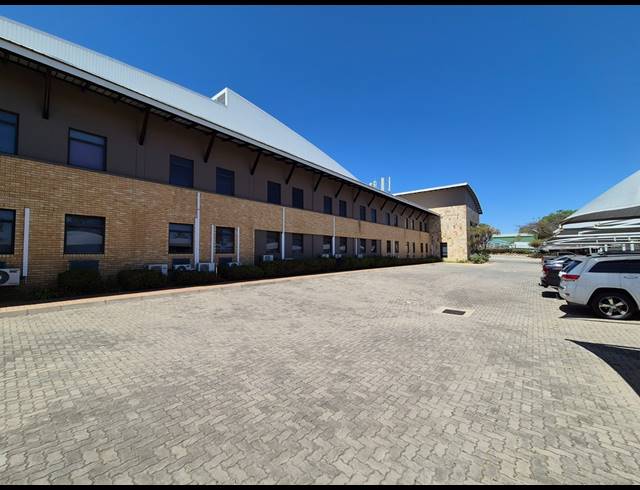 8,500M² WAREHOUSE FOR SALE IN LINBRO PARK